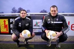 Für die SG Coesfeld 06 immer am Ball! Patrick Steinberg (links) und Christoph Klaas sind nun Inhaber der Trainer C-Lizenz Leistungsfußball.